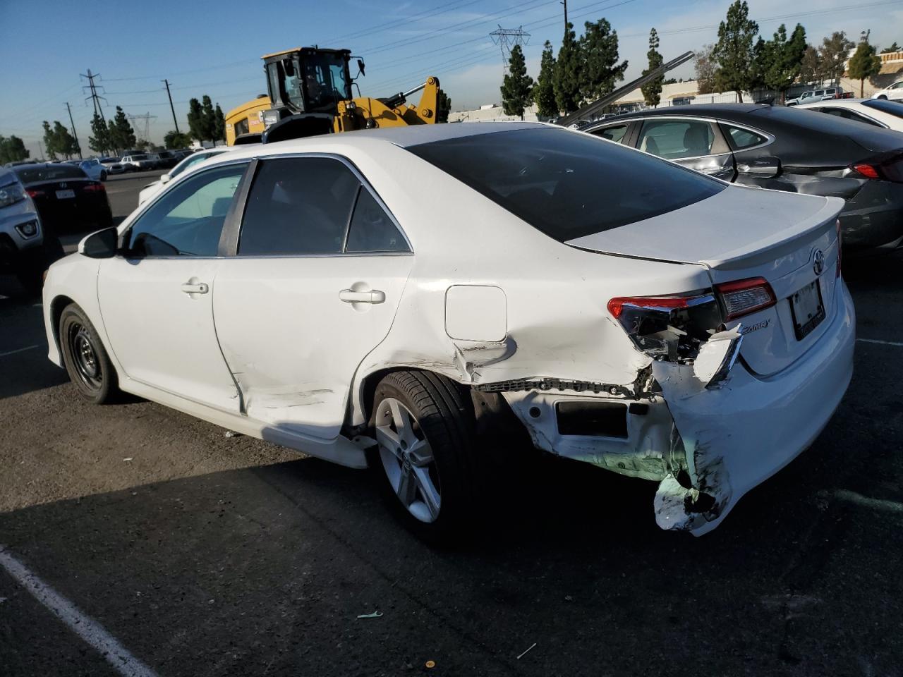 2014 Toyota Camry L - Image 2