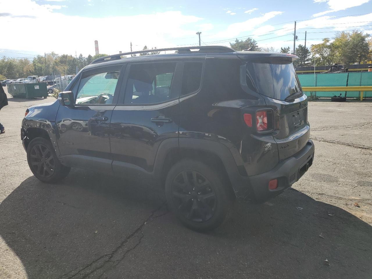 2016 Jeep Renegade Latitude - Фото 2