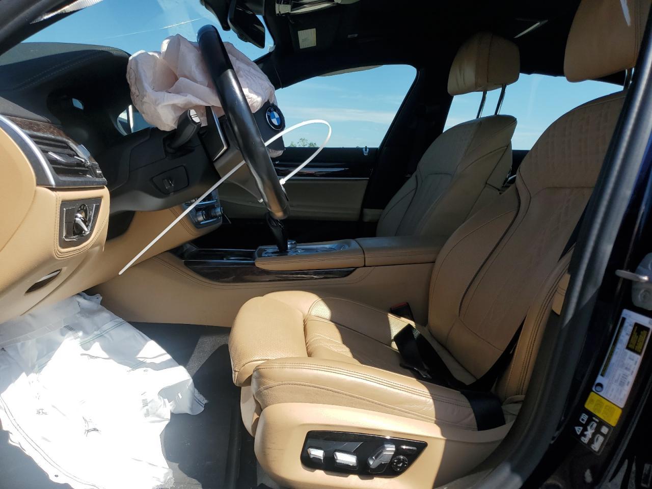 2022 BMW 750 Xi - Image 7