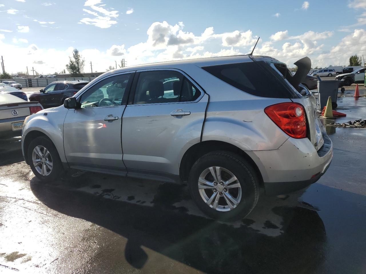 2014 Chevrolet Equinox Ls - Image 2
