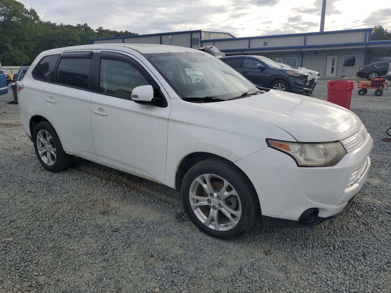 2014 Mitsubishi Outlander Se - Фото 4