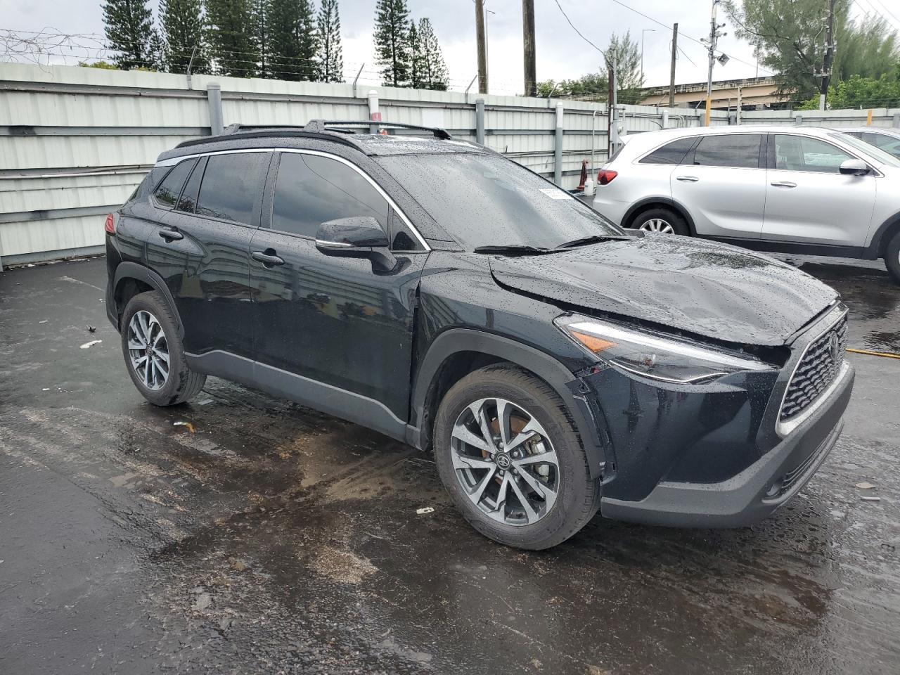 2025 Toyota Corolla Cross Xle - Фото 4