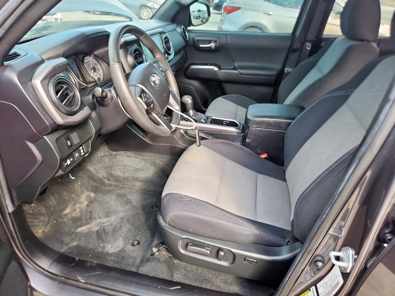 2022 Toyota Tacoma Double Cab - Image 7