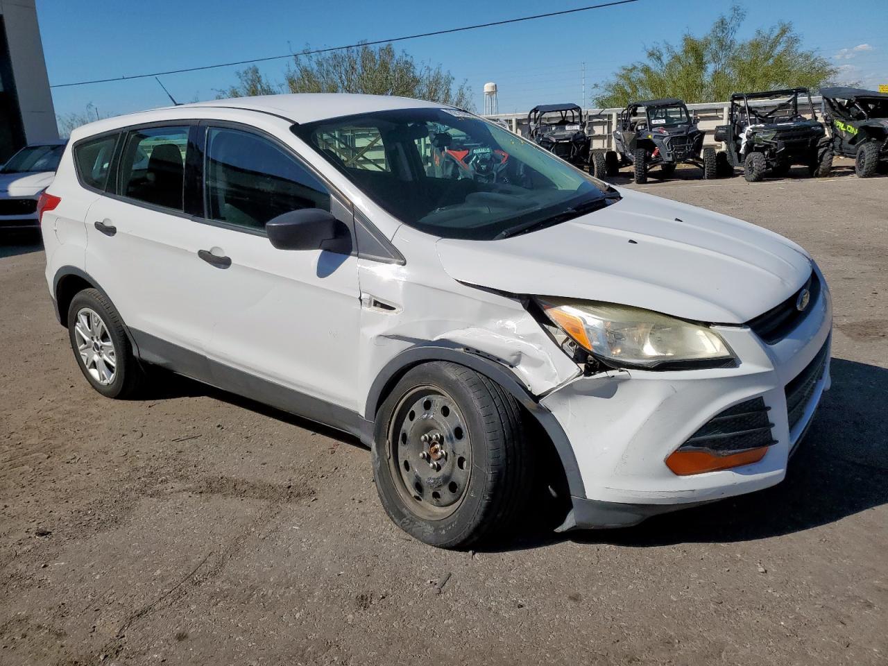 2014 Ford Escape S - Фото 4