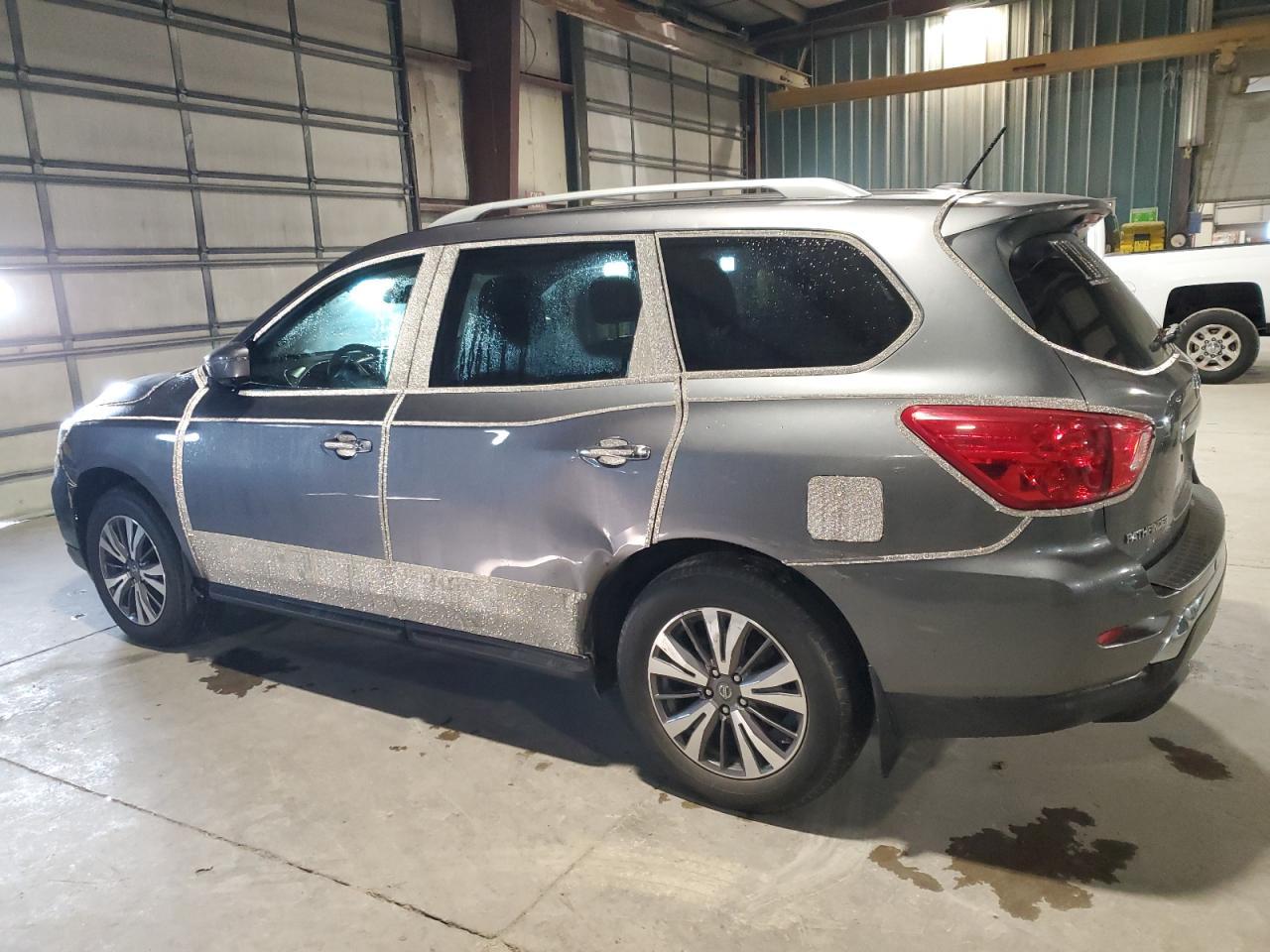 2017 Nissan Pathfinder S - Image 2