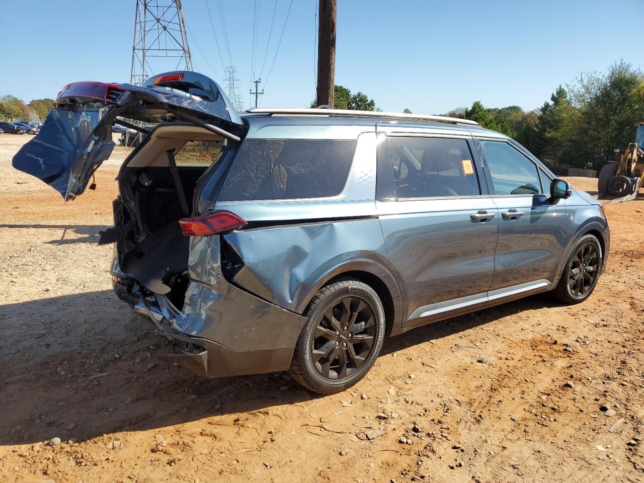 2024 Kia Carnival Sx - Image 3