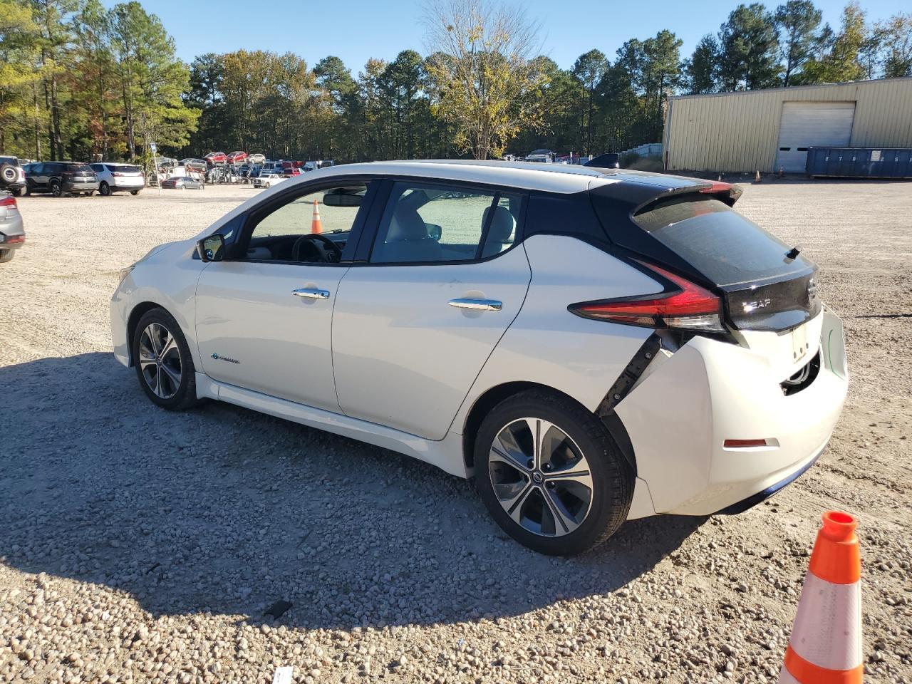 2019 Nissan Leaf S - Фото 2