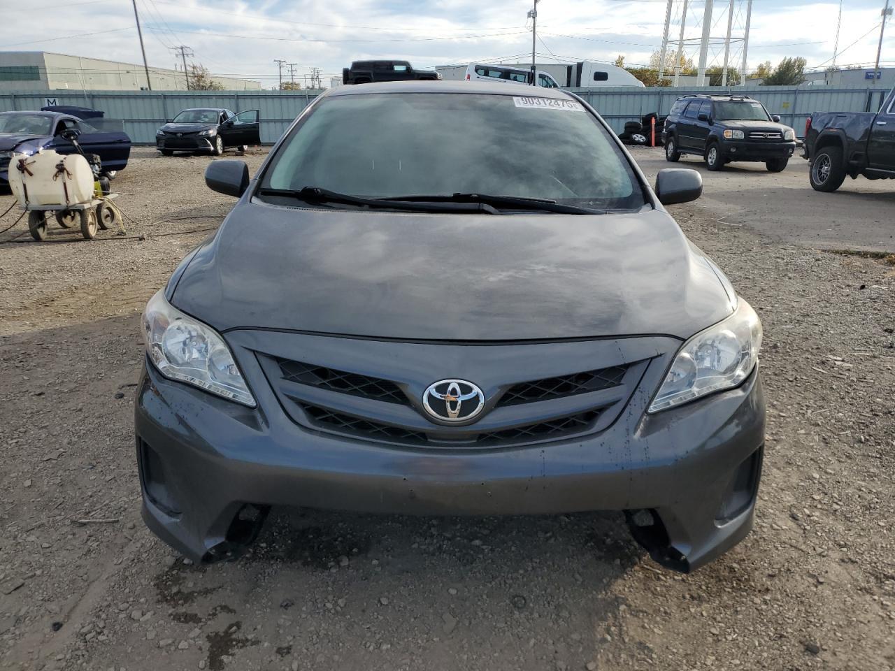 2011 Toyota Corolla Le - Image 5