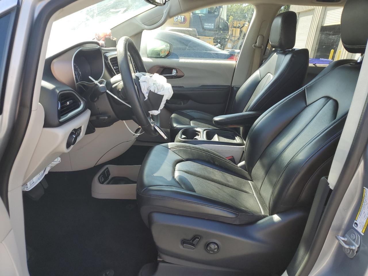 2020 Chrysler Voyager Lxi - Фото 7