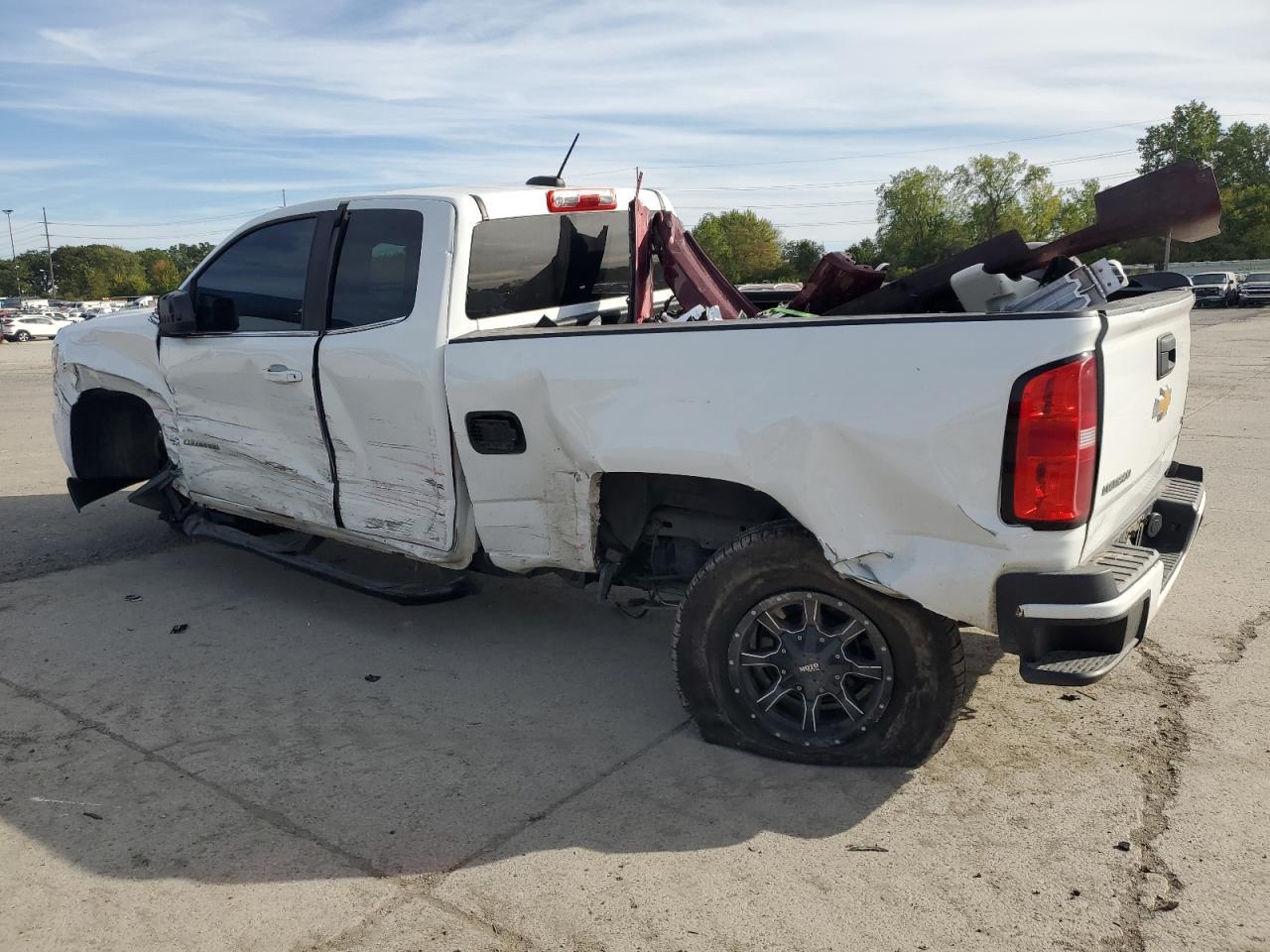 2017 Chevrolet Colorado Lt - Фото 2