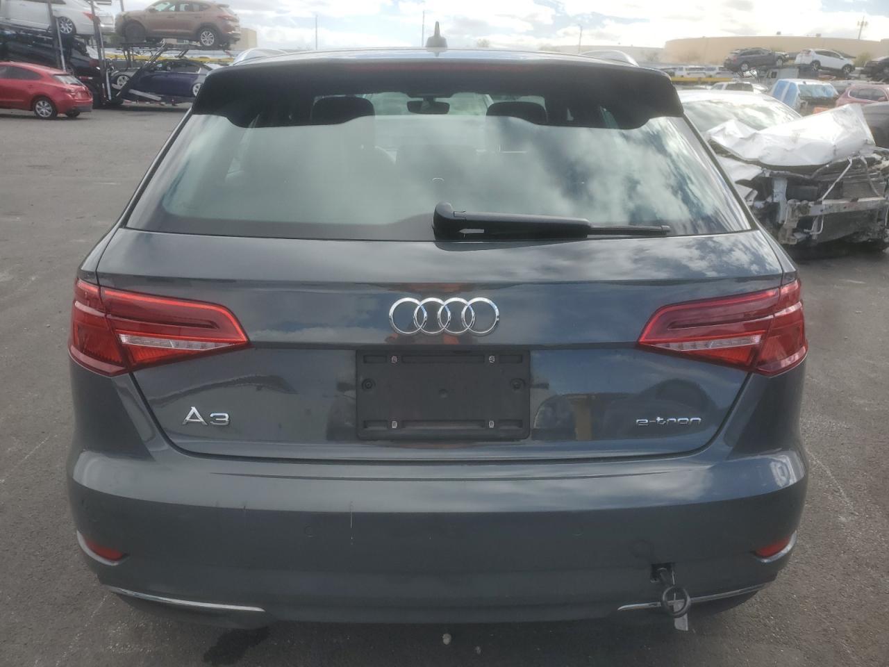 2017 Audi A3 E-Tron Premium Plus - Фото 6