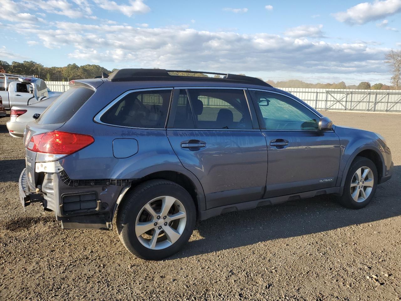 2014 Subaru Outback 2.5I Limited - Image 3