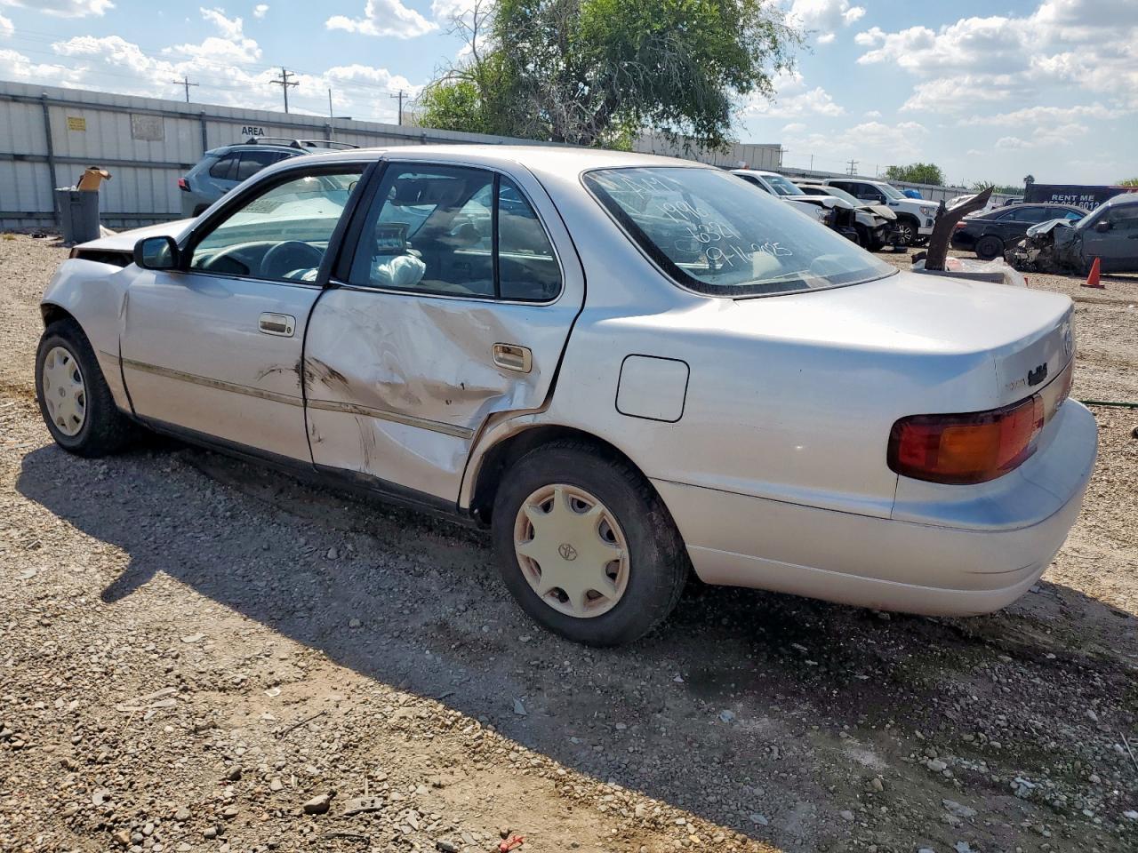 1996 Toyota Camry Dx - Фото 2