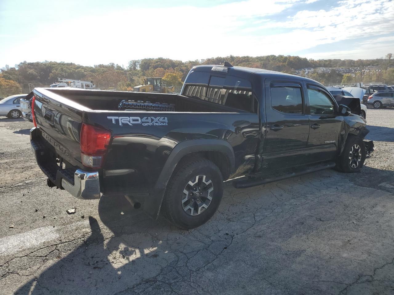 2017 Toyota Tacoma Double Cab - Фото 3