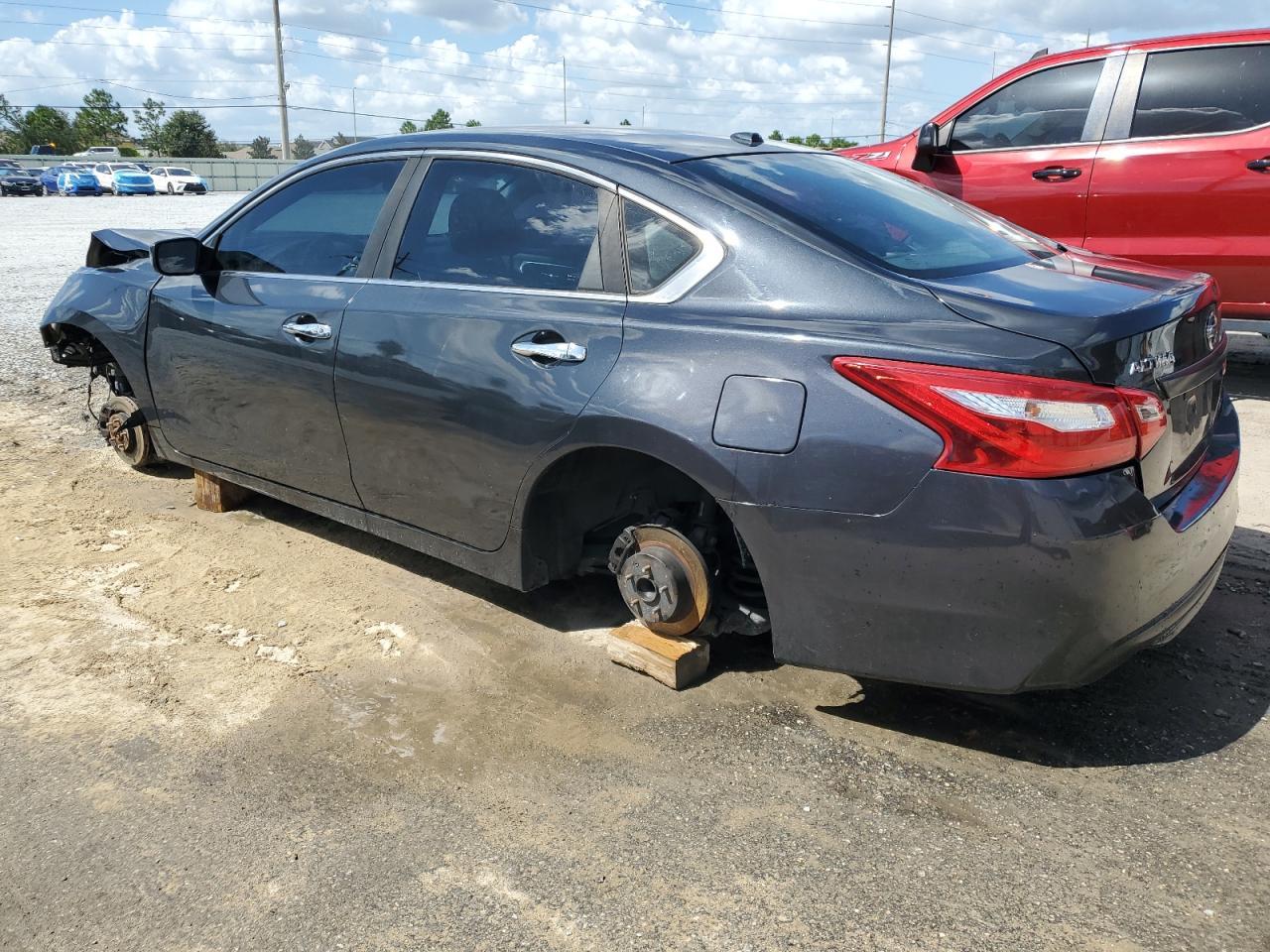 2017 Nissan Altima 2.5 - Фото 2