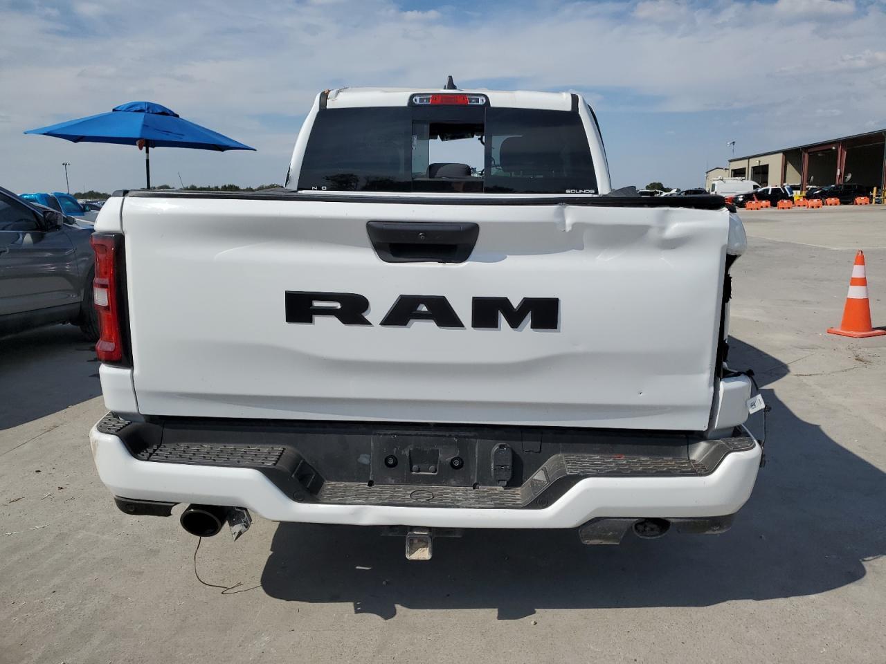 2025 Ram 1500 Tradesman - Фото 6