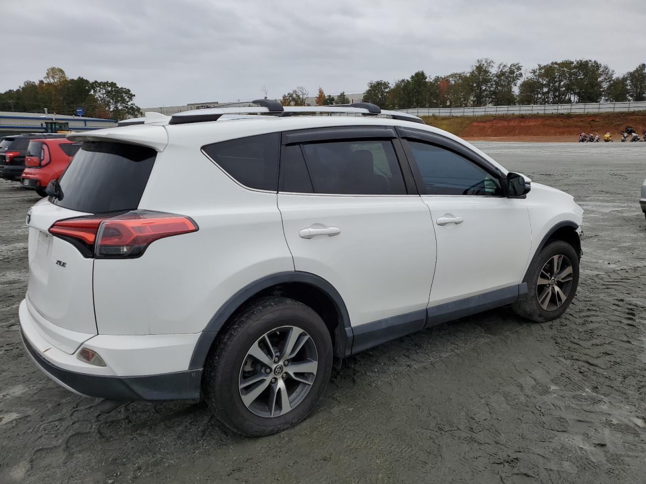 2016 Toyota Rav4 Xle - Фото 3
