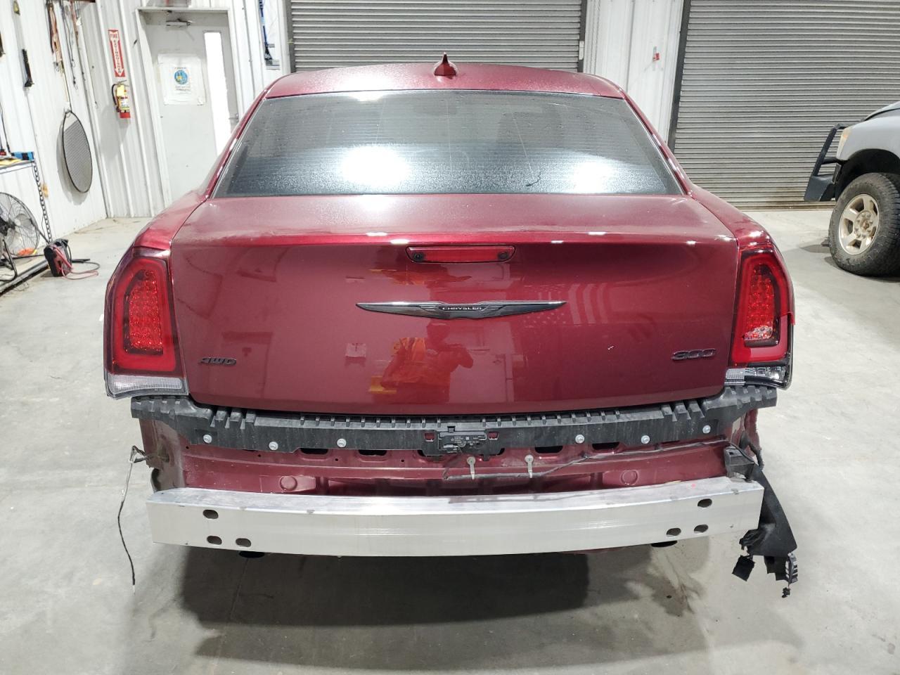 2023 Chrysler 300 Touring L - Фото 6