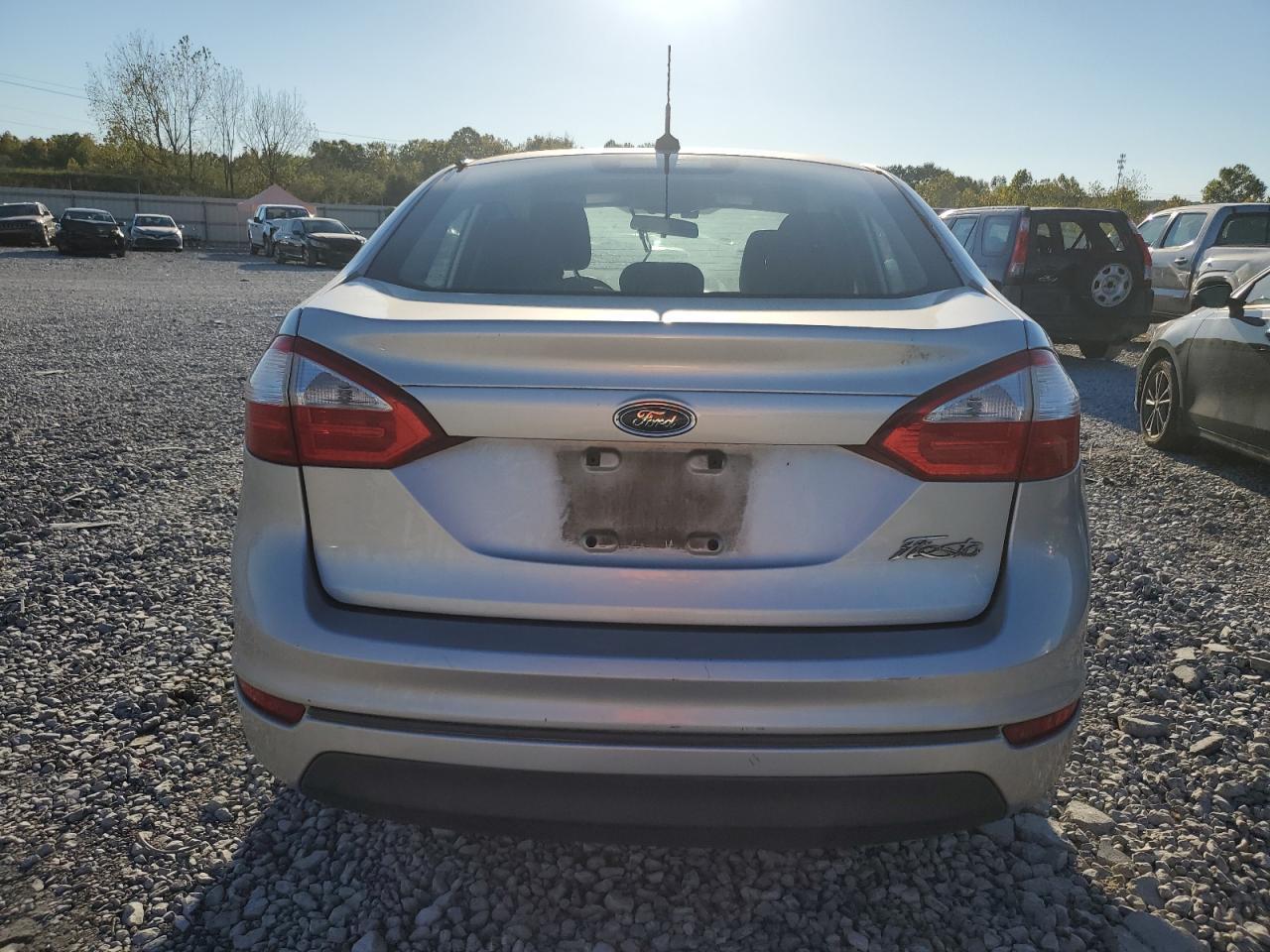 2016 Ford Fiesta S - Фото 6