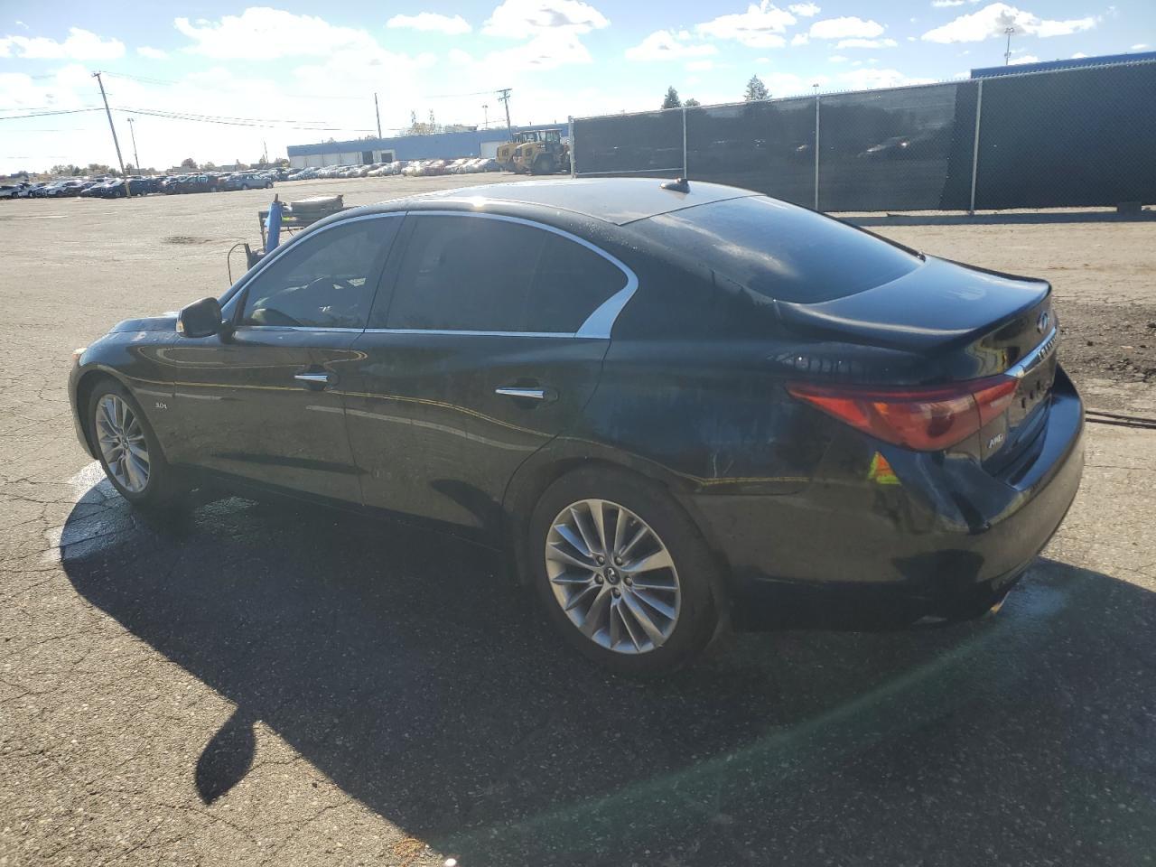 2019 Infiniti Q50 Luxe - Фото 2