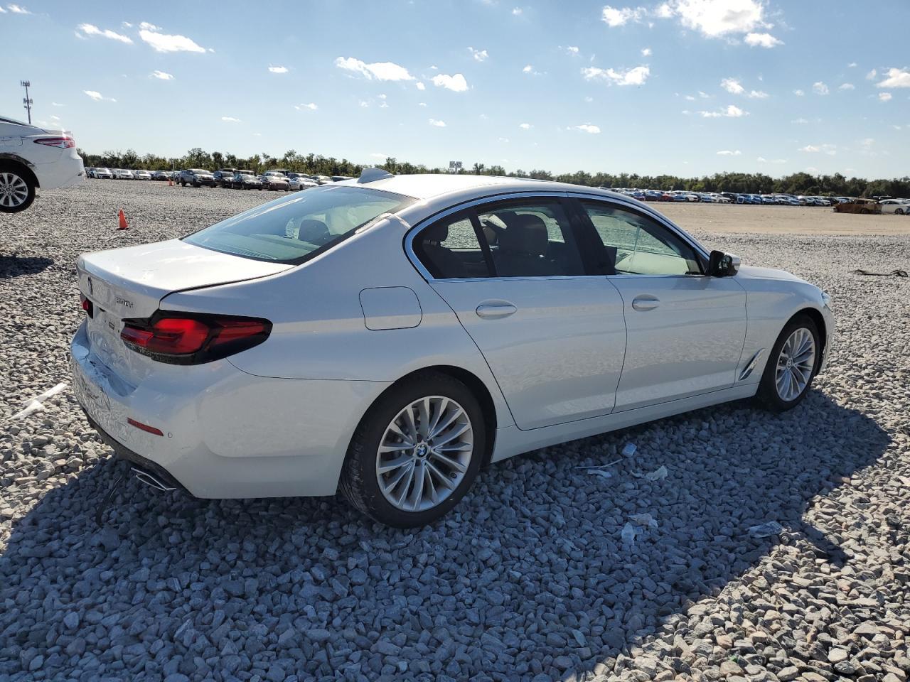 2022 BMW 530 I - Image 3