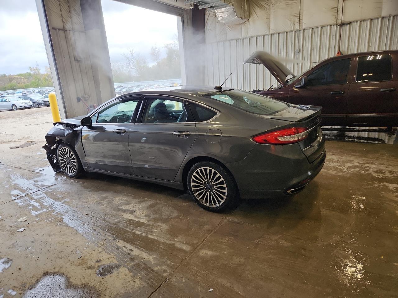 2017 Ford Fusion Titanium - Фото 2