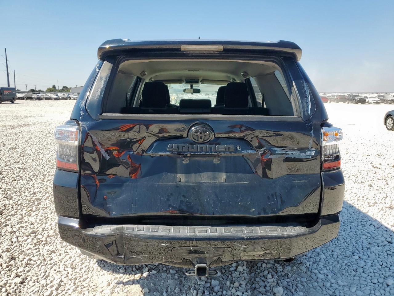 2018 Toyota 4Runner Sr5 - Image 6