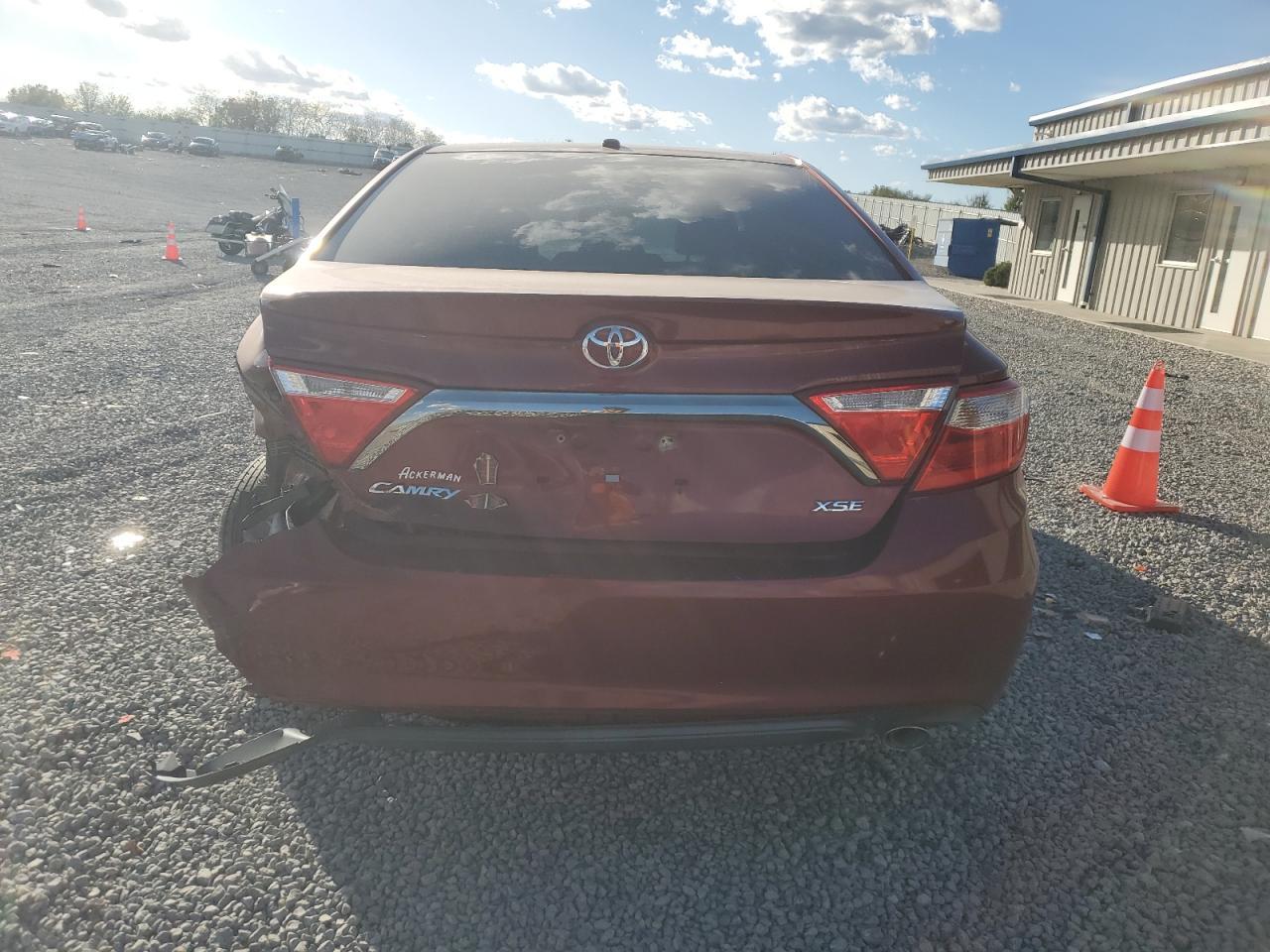 2016 Toyota Camry Le - Фото 6