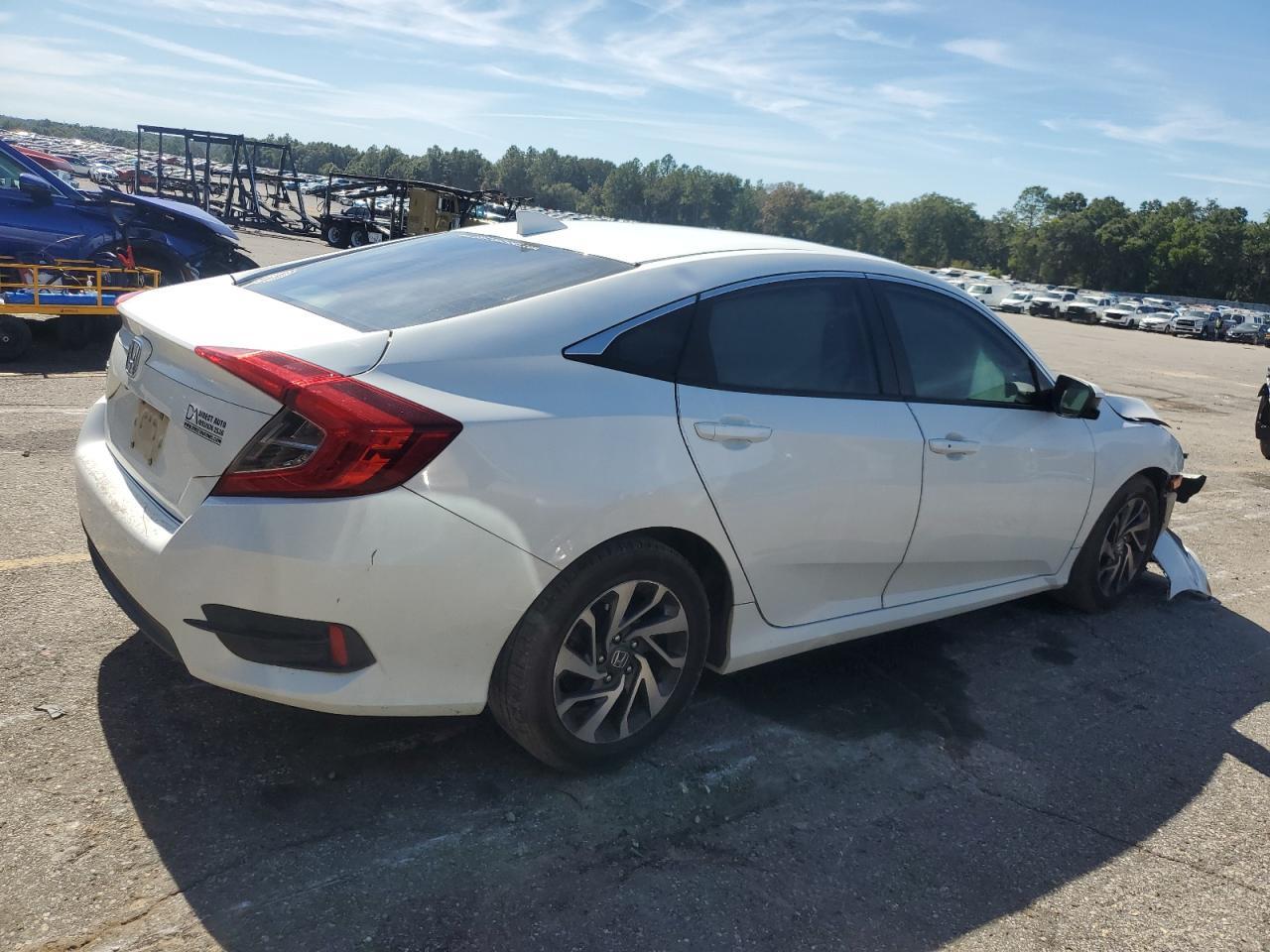 2018 Honda Civic Ex - Image 3