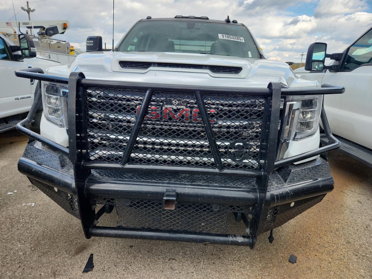 2022 GMC Sierra K3500 Flatbed Truck - Image 5