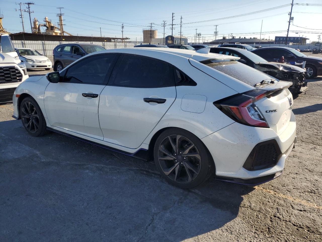 2019 Honda Civic Sport Touring - Фото 2