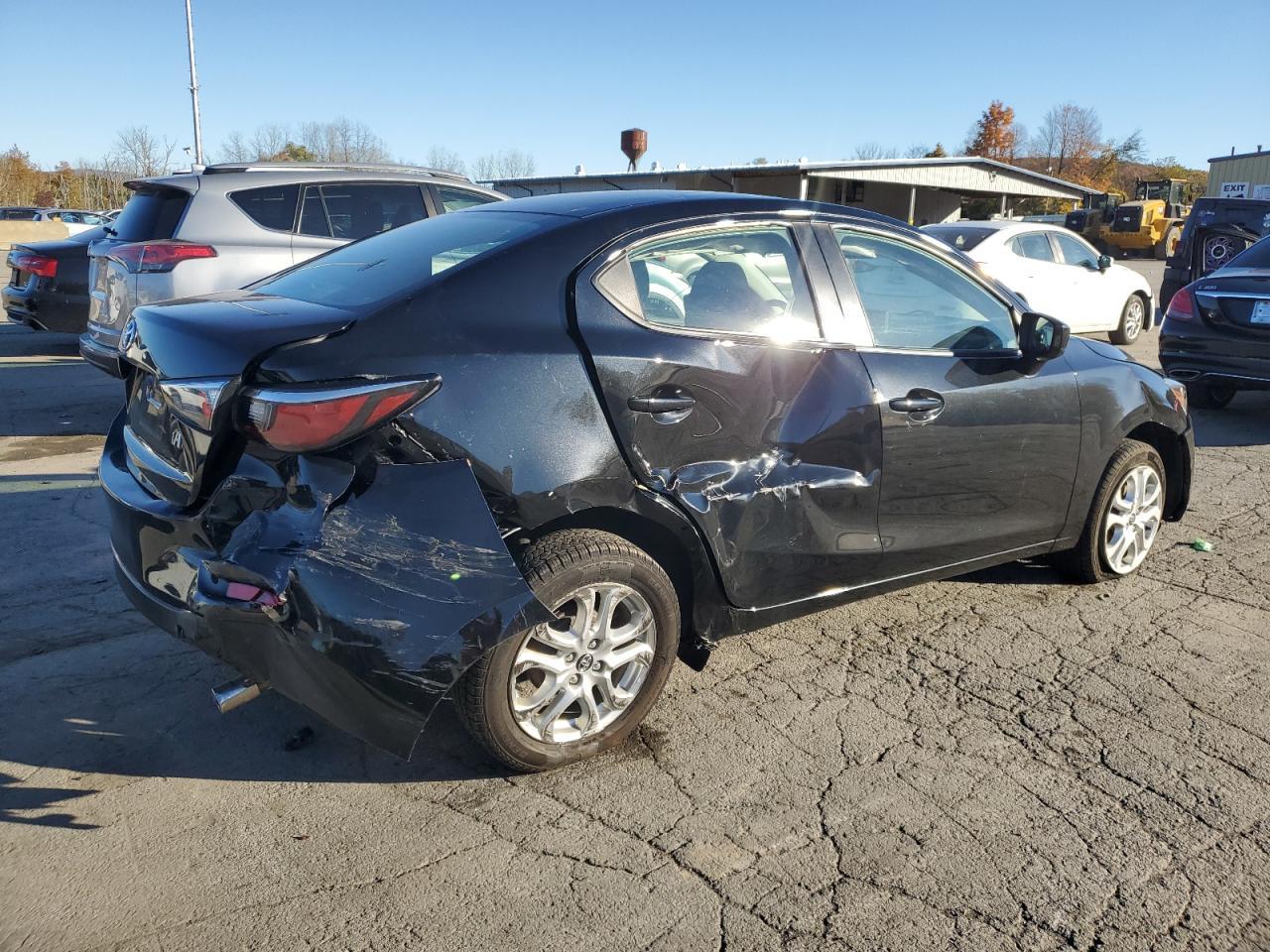 2017 Toyota Yaris Ia - Image 3