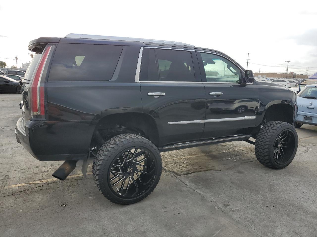 2015 Cadillac Escalade Premium - Image 3