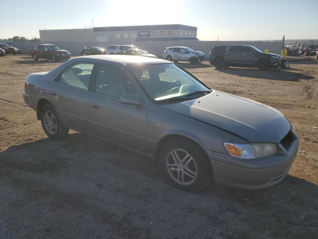 2000 Toyota Camry Le - Image 4
