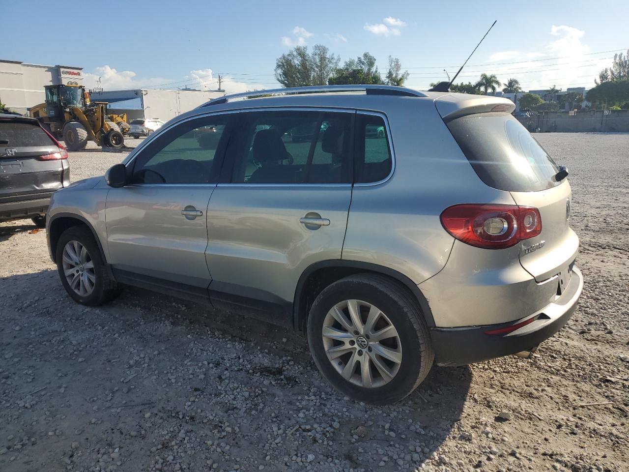 2009 Volkswagen Tiguan Se - Фото 2