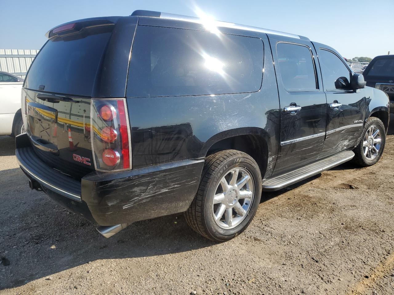 2013 GMC Yukon Xl Denali - Image 3