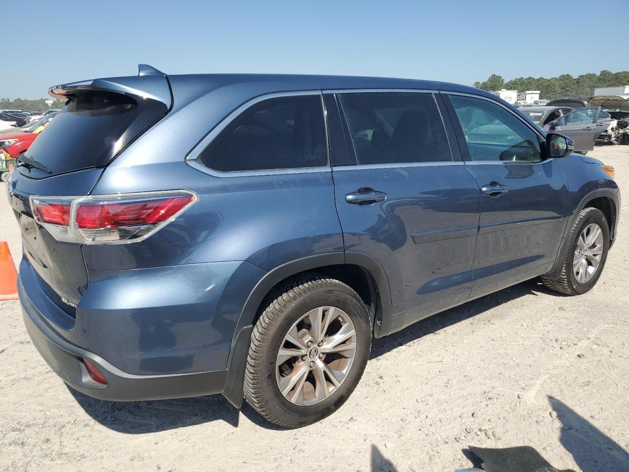 2016 Toyota Highlander Le - Фото 3
