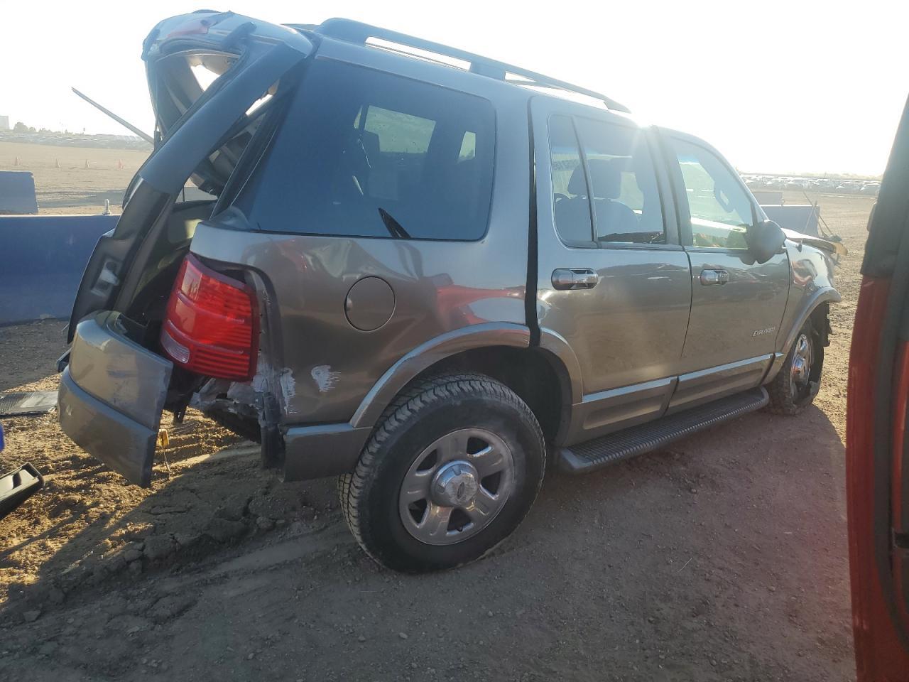 2002 Ford Explorer Limited - Фото 3