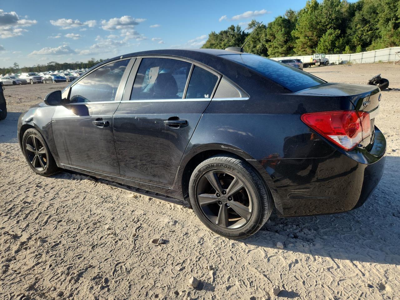 2015 Chevrolet Cruze Lt - Image 2