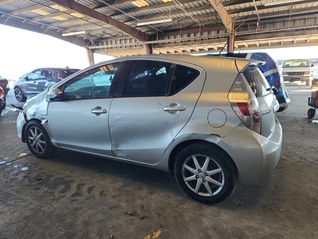 2012 Toyota Prius C - Фото 2
