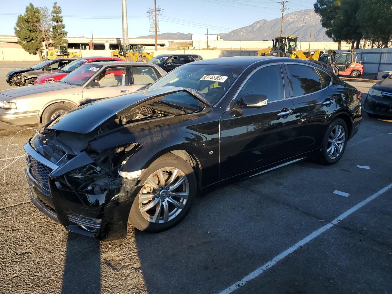 2017 Infiniti Q70 3.7