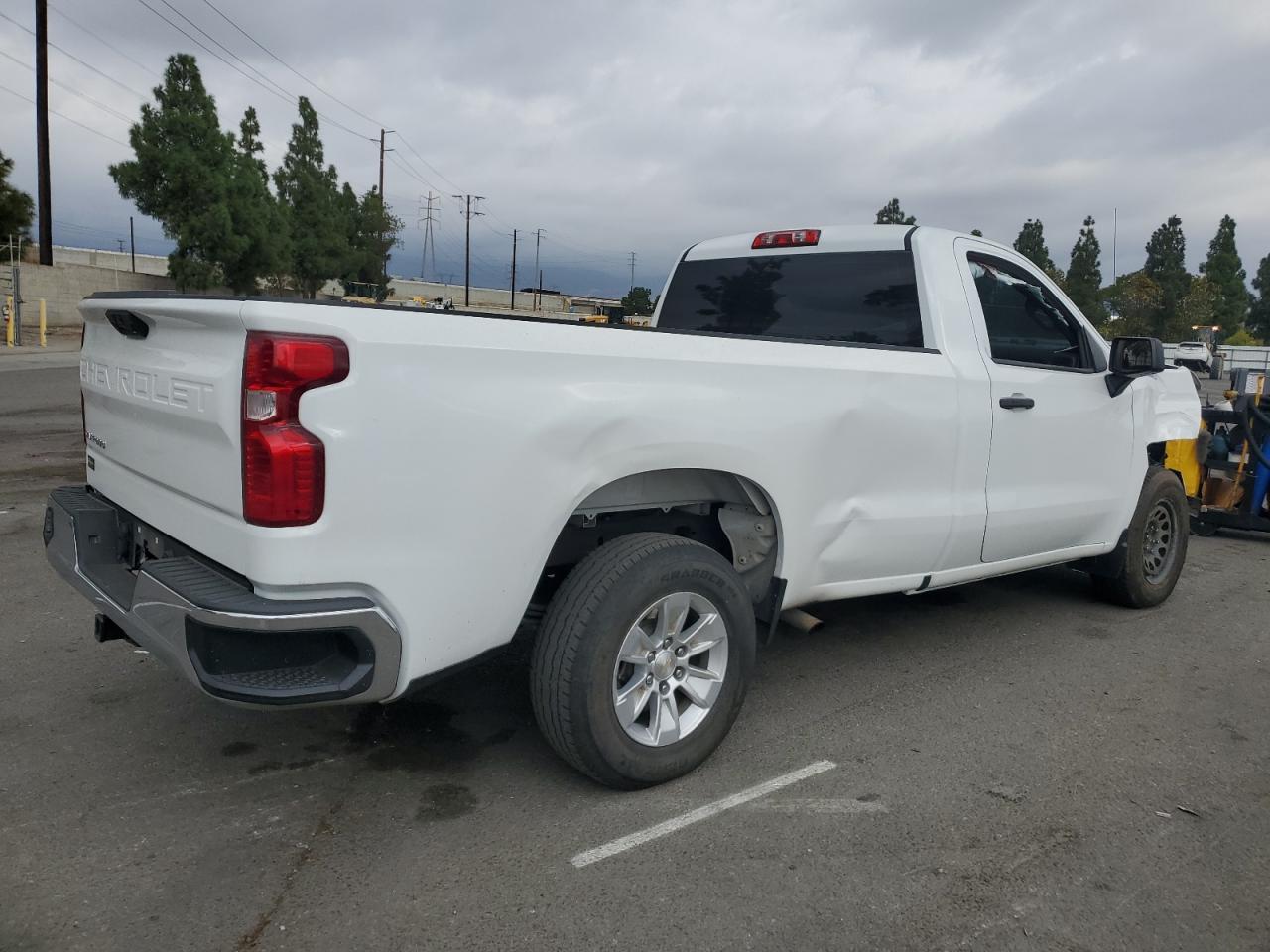 2022 Chevrolet Silverado C1500 - Фото 3