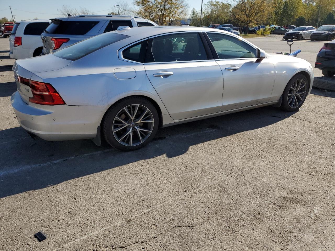 2018 Volvo S90 T5 Momentum - Фото 3