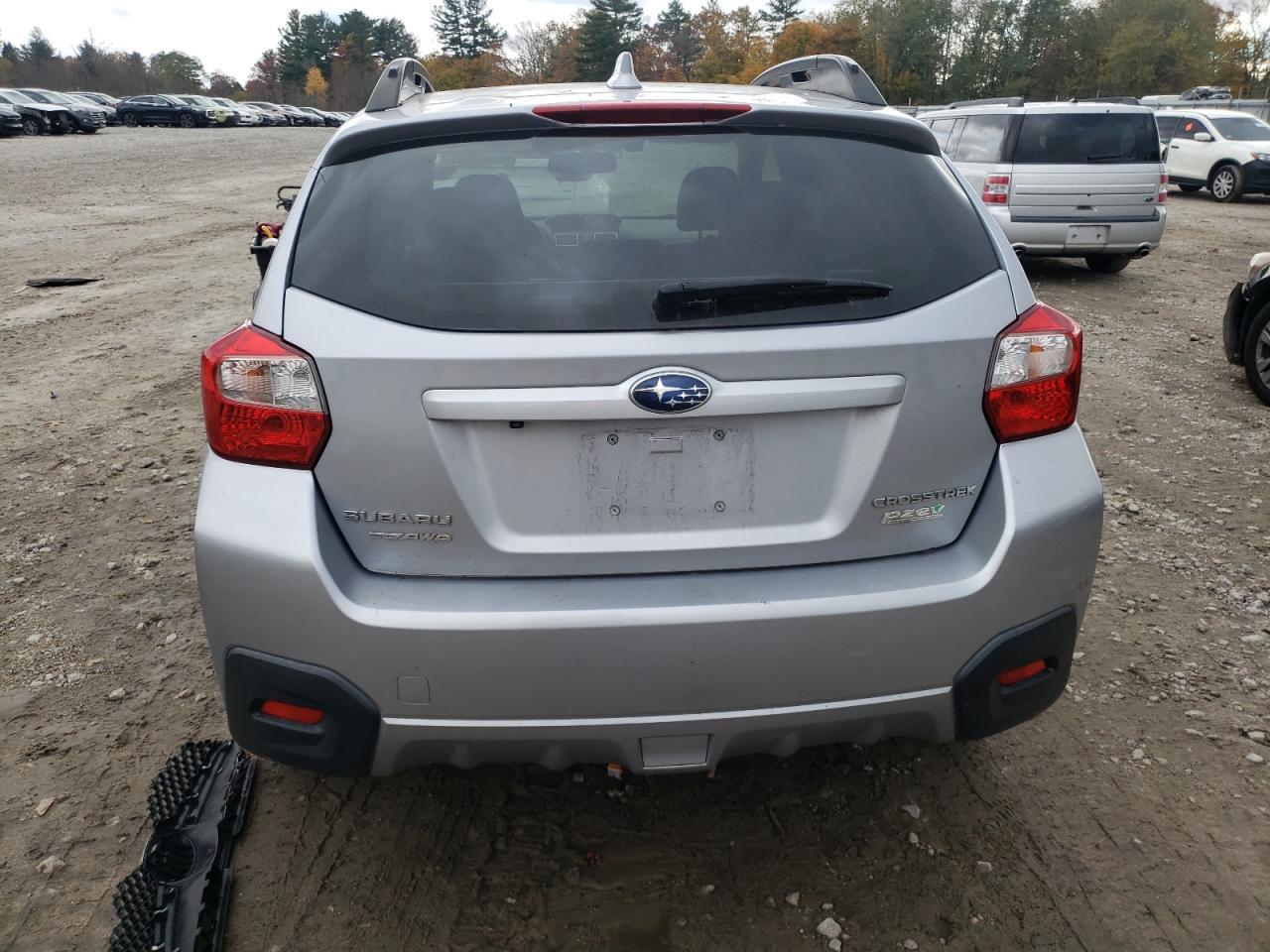 2016 Subaru Crosstrek Limited - Image 6