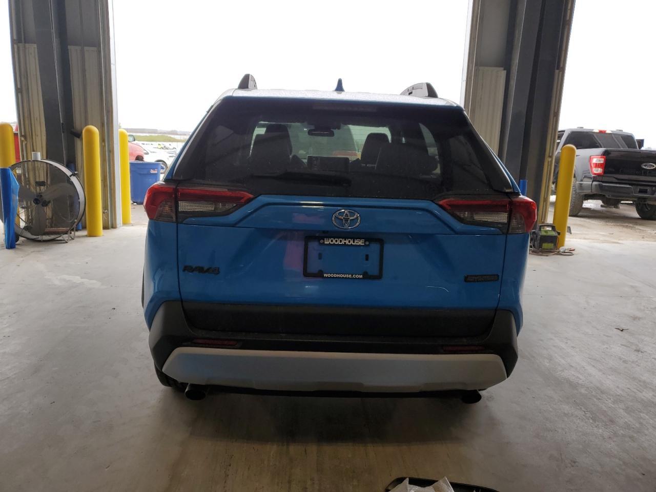 2020 Toyota Rav4 Adventure - Фото 6