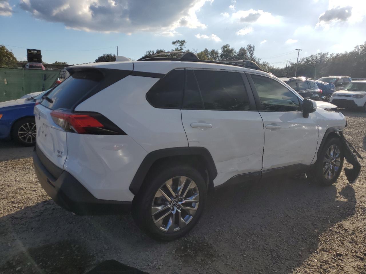 2020 Toyota Rav4 Xle Premium - Фото 3