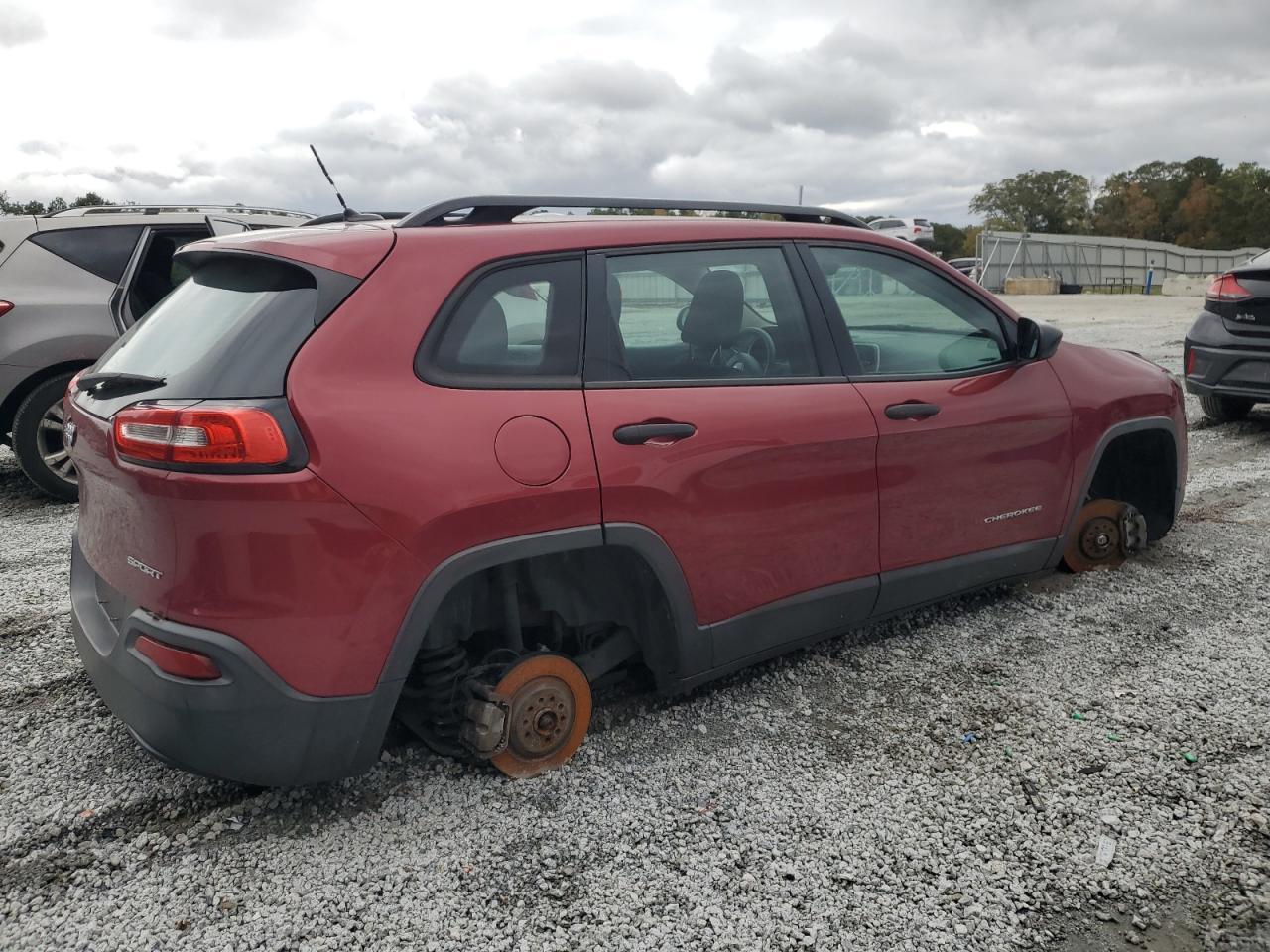 2016 Jeep Cherokee Sport - Фото 3