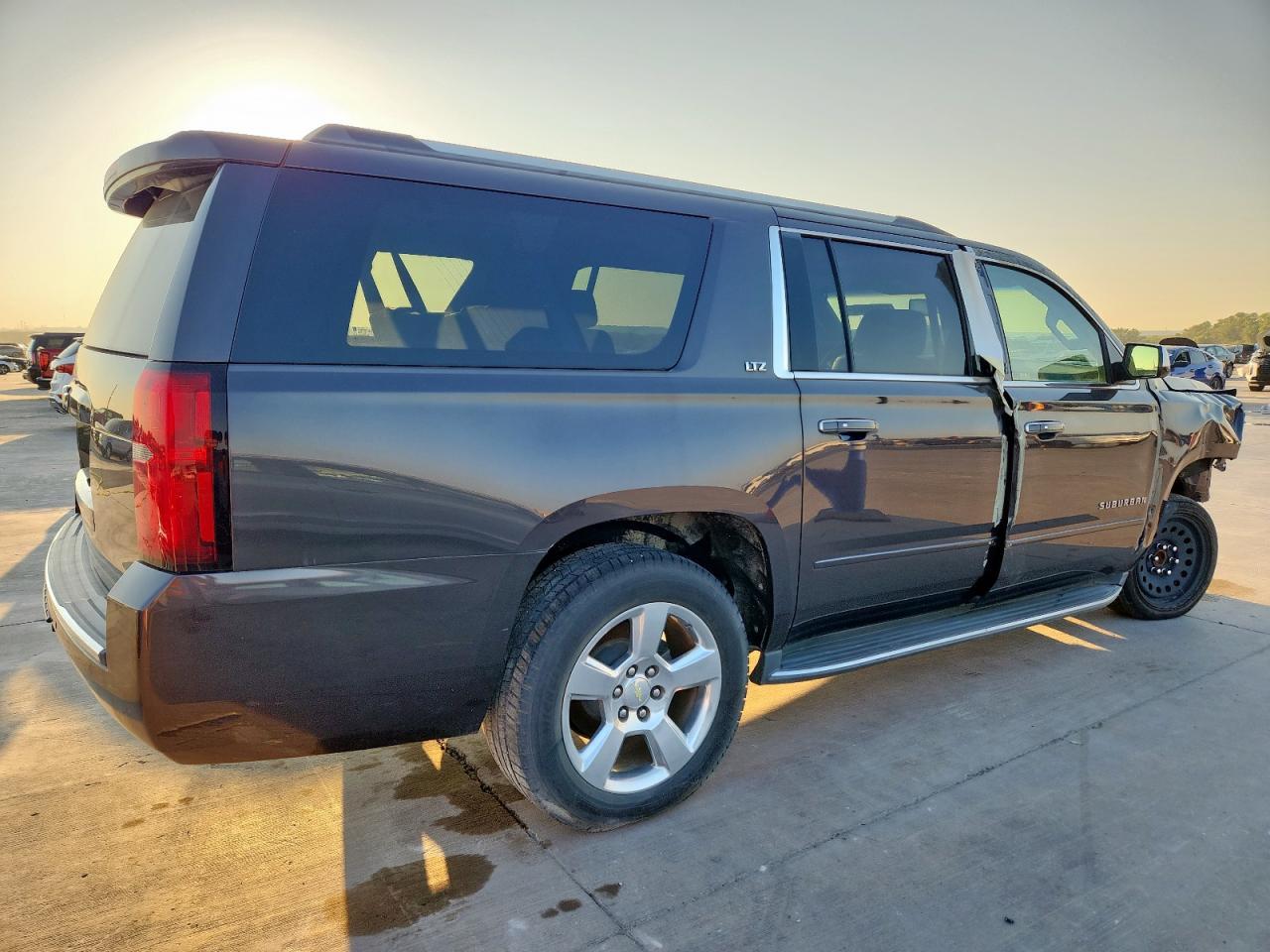 2016 Chevrolet Suburban C1500 Ltz - Фото 3