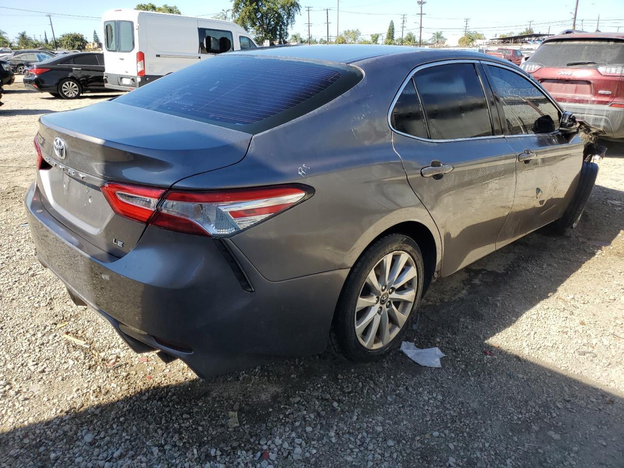 2018 Toyota Camry L - Фото 3