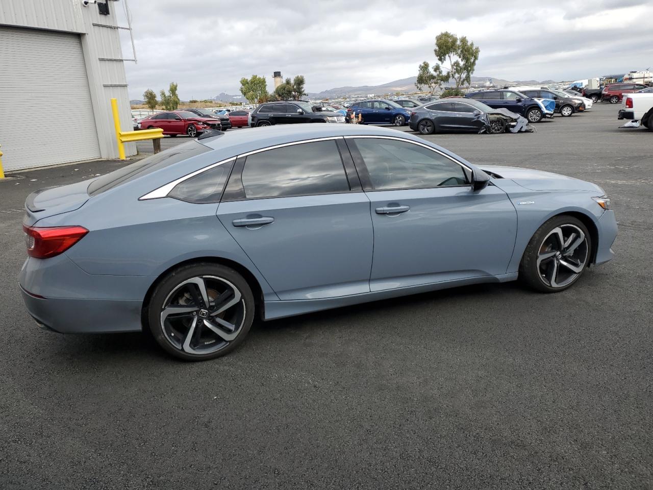 2022 Honda Accord Hybrid Sport - Image 3